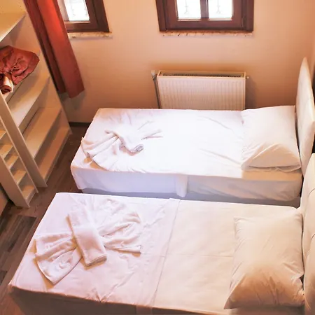 Grafen House 4*