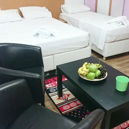 Grafen House アパートホテル 4*